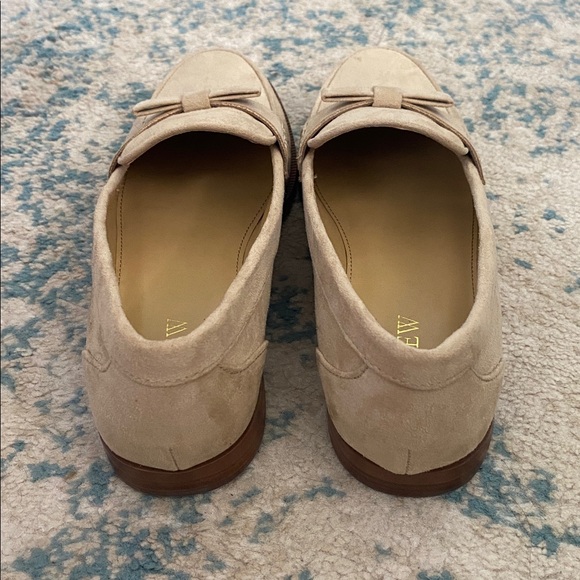 J. Crew Women's Tan Suede Bow Loafers Size 7 - Picture 4 of 6